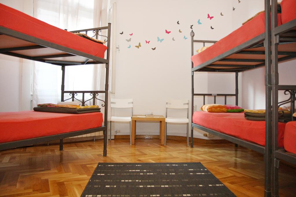Time Hostel Belgrád Szoba fotó
