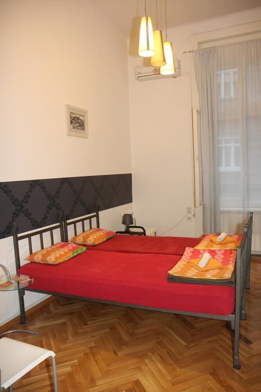 Time Hostel Belgrád Szoba fotó